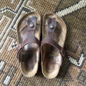 Birkenstock Gizeh - Brown Leather